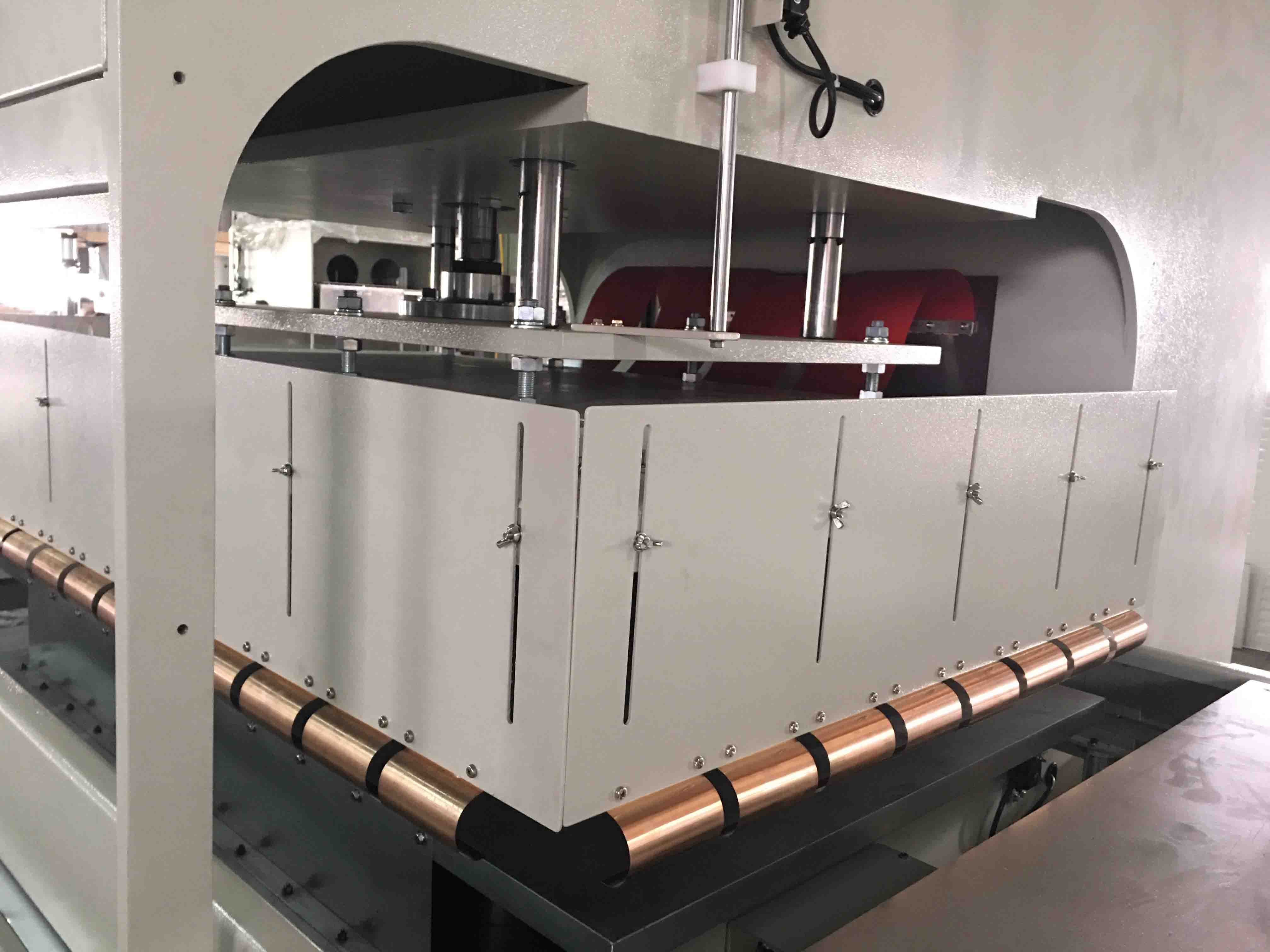 高週波塑膠熔接機左右滑台型 - 合光機電工業有限公司